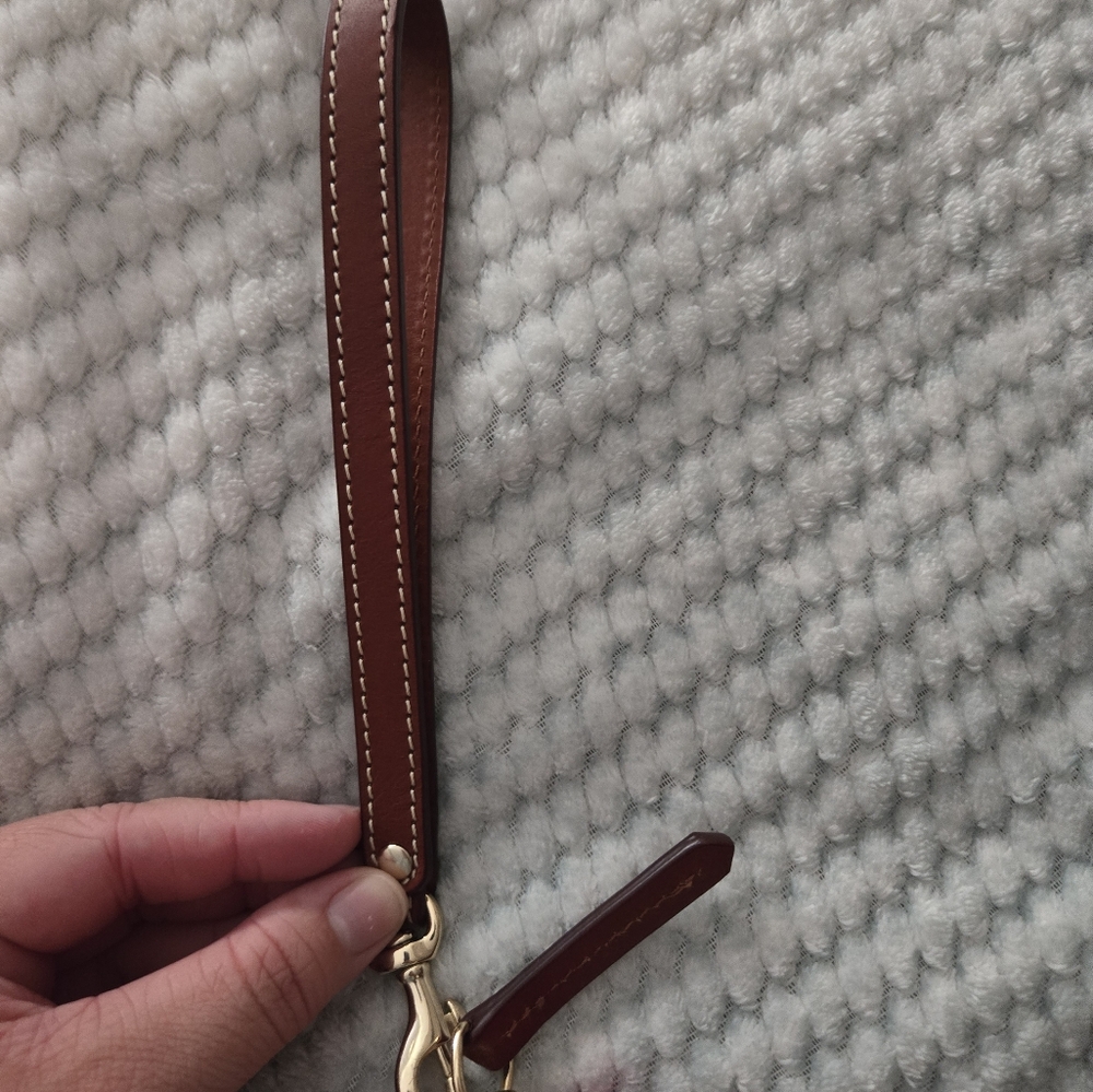 COPY - Like new Dooney & Bourke Wristlet - Picture 5 of 5